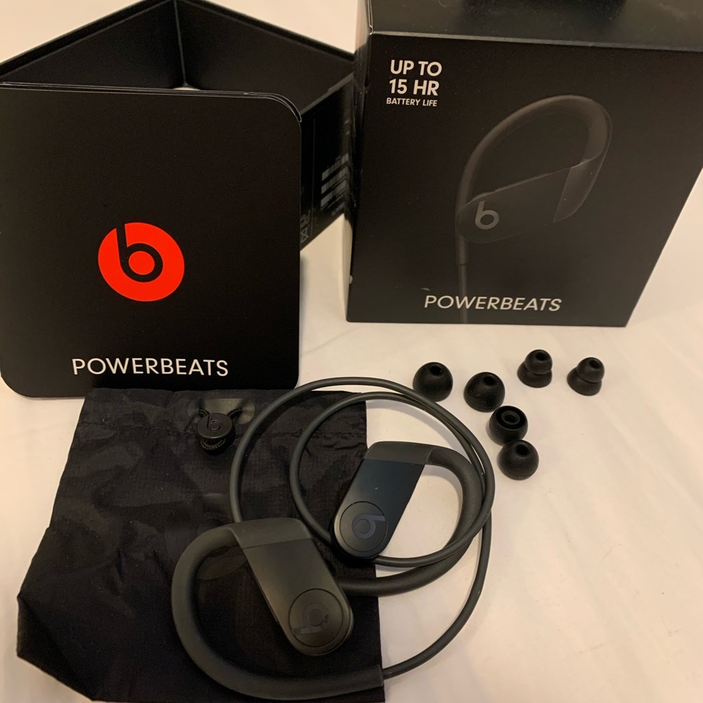 Black Powerbeats